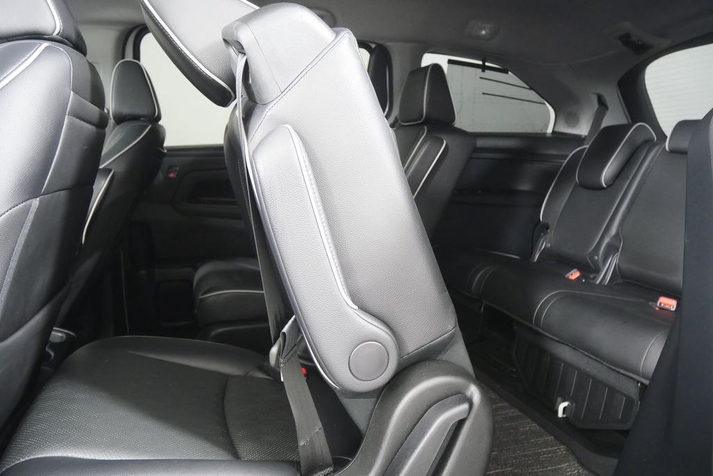 Thumbnail: 2022 Honda Odyssey - 16