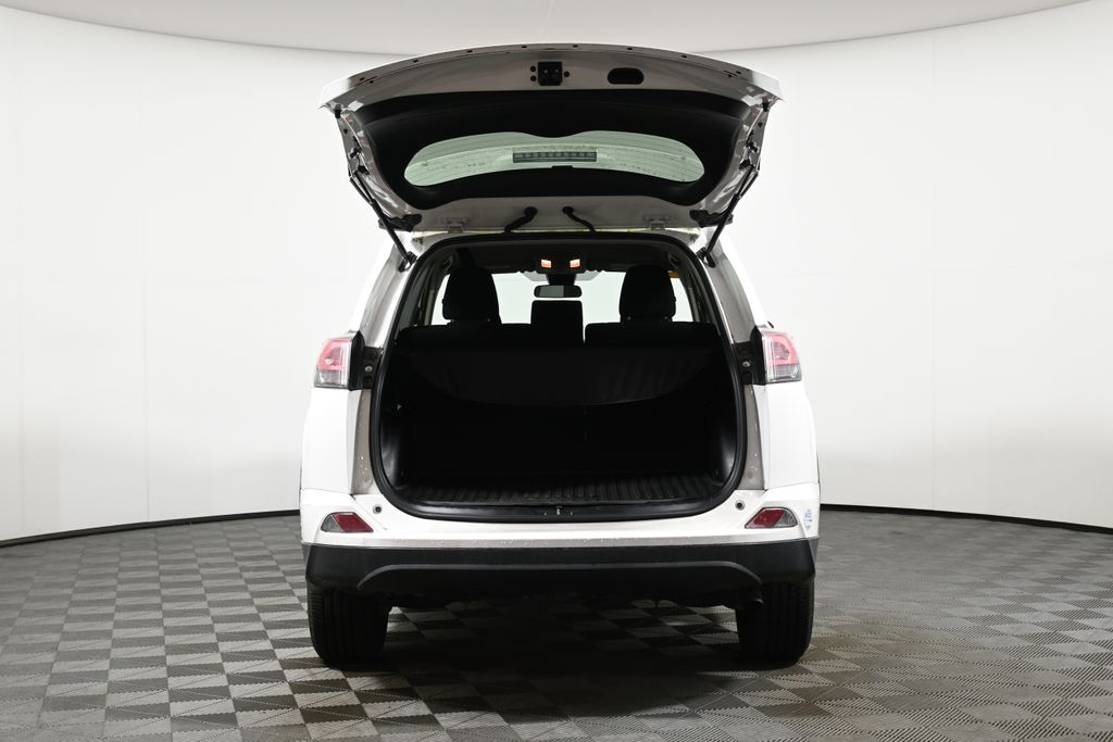 Thumbnail: 2018 Toyota RAV4 - 31