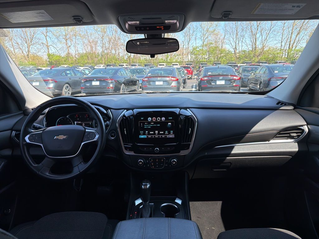 Thumbnail: 2018 Chevrolet Traverse - 11