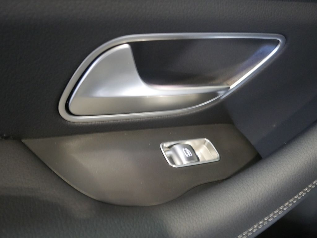 Thumbnail: 2026 Mercedes-Benz GLE - 23