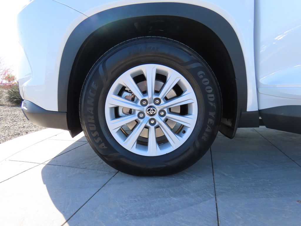 2024 Toyota Grand Highlander XLE 30