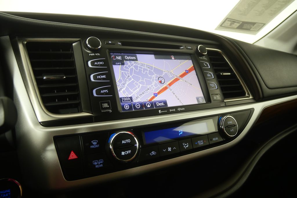 Thumbnail: 2019 Toyota Highlander - 25