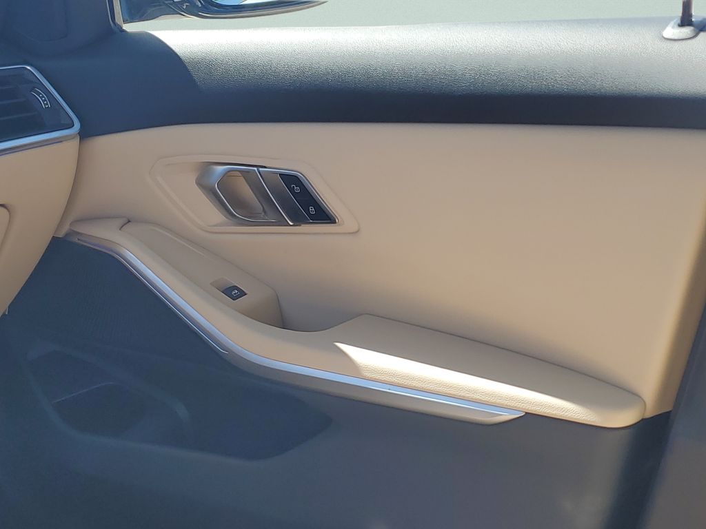 Used 2022 White BMW 330i image 12