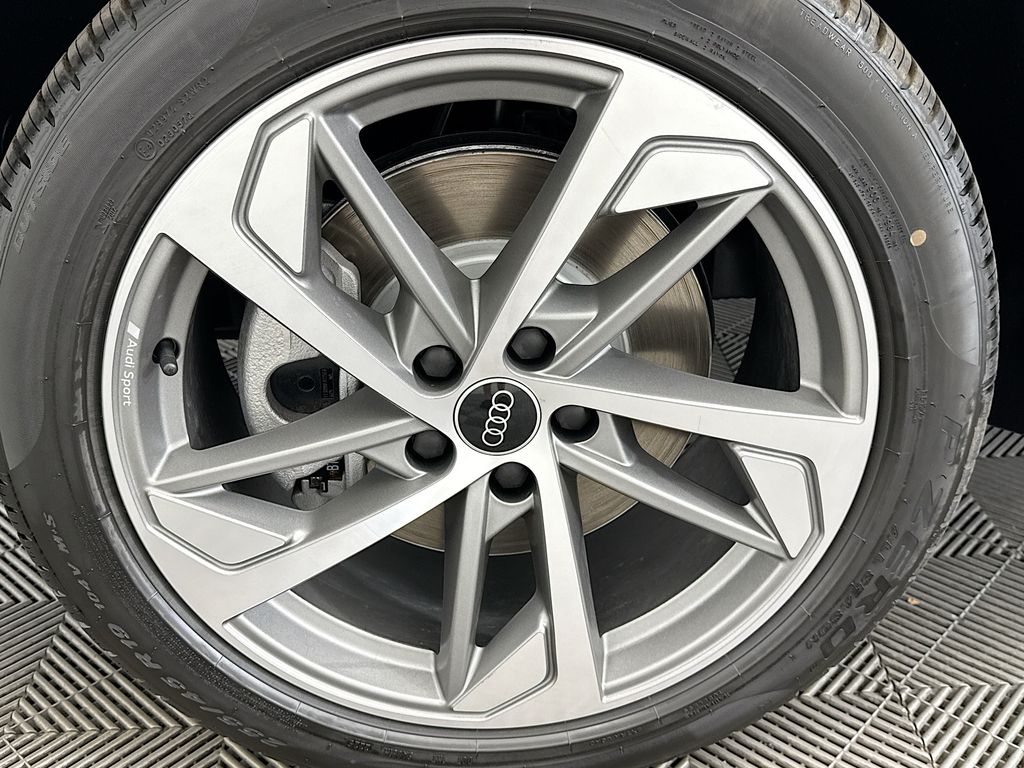 Thumbnail: 2025 Audi Q3 - 28