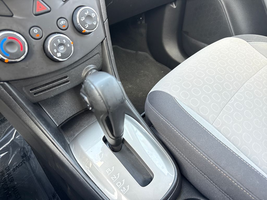 Used 2016 White Chevrolet LS image 22