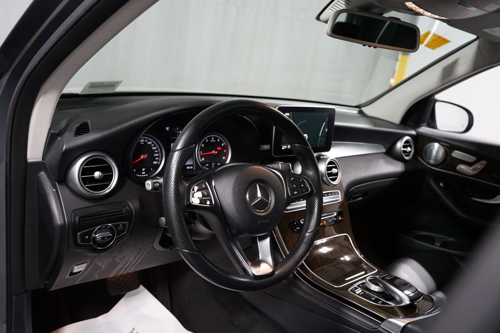 Thumbnail: 2016 Mercedes-Benz GLC - 11