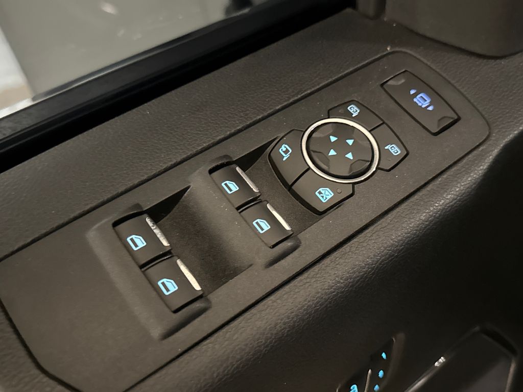 Used 2018 Black Ford Platinum image 18