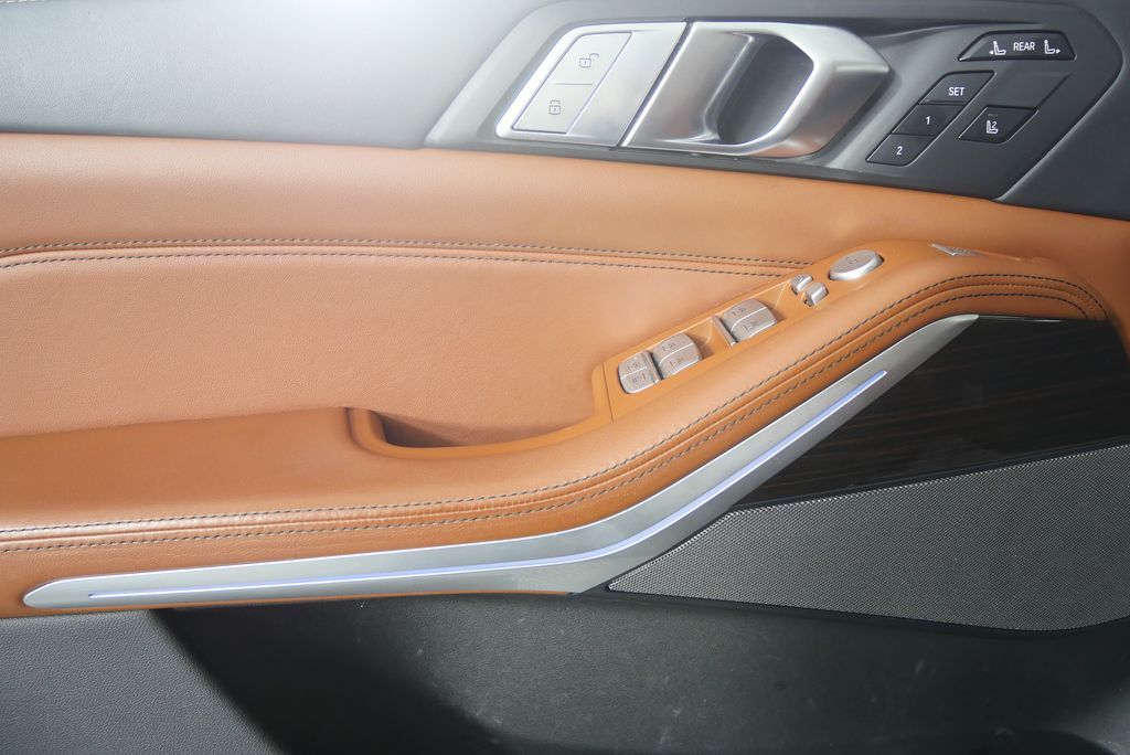 Thumbnail: 2019 BMW X7 - 8