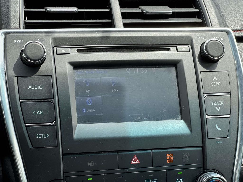 Used 2015 White Toyota SE image 18