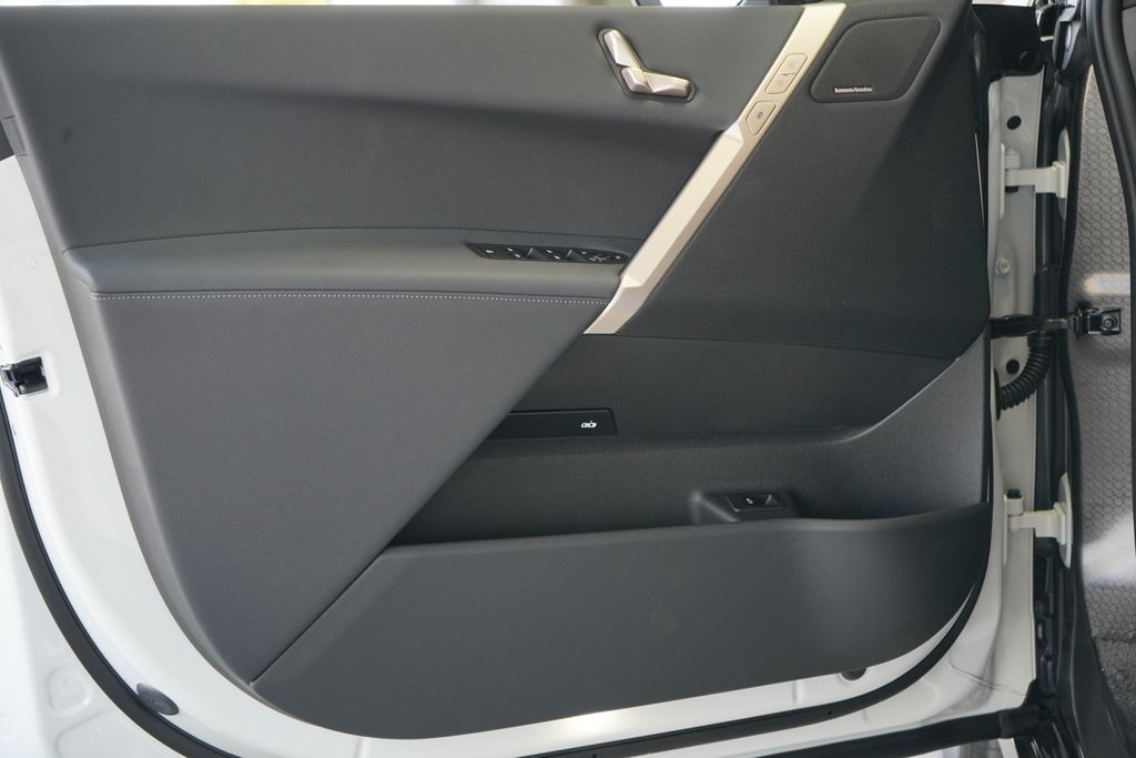 Thumbnail: 2026 BMW iX - 9