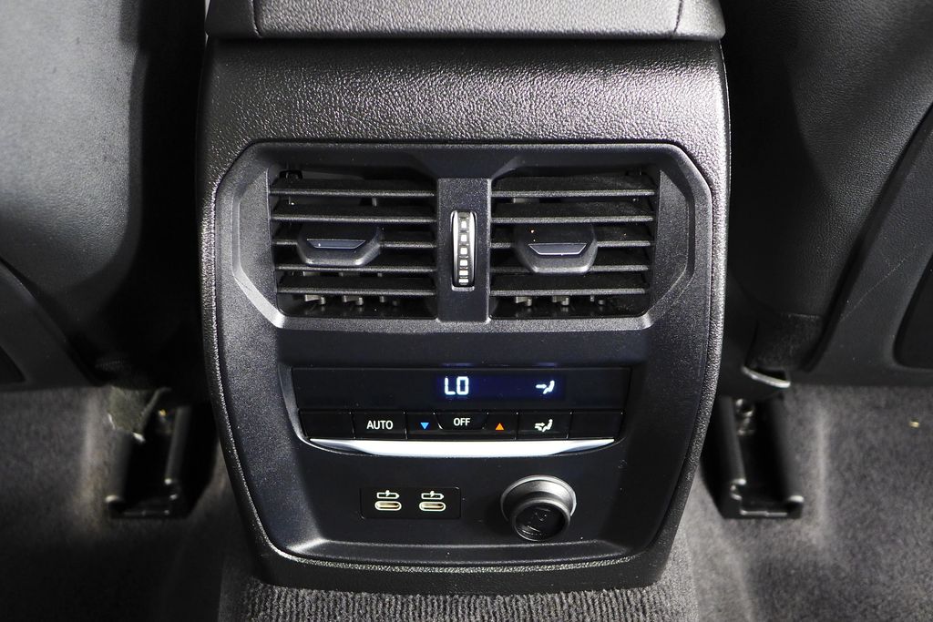 Thumbnail: 2019 BMW 3 Series - 24