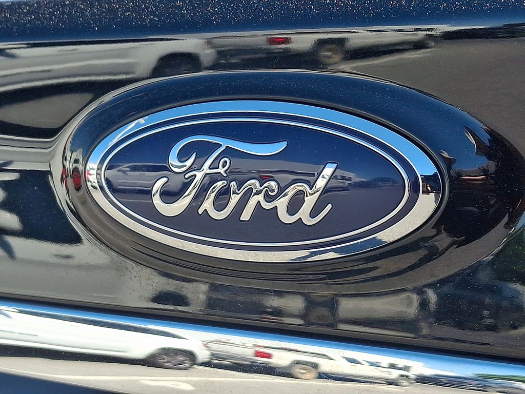 2020 Ford Edge SEL Black at Luther Ford