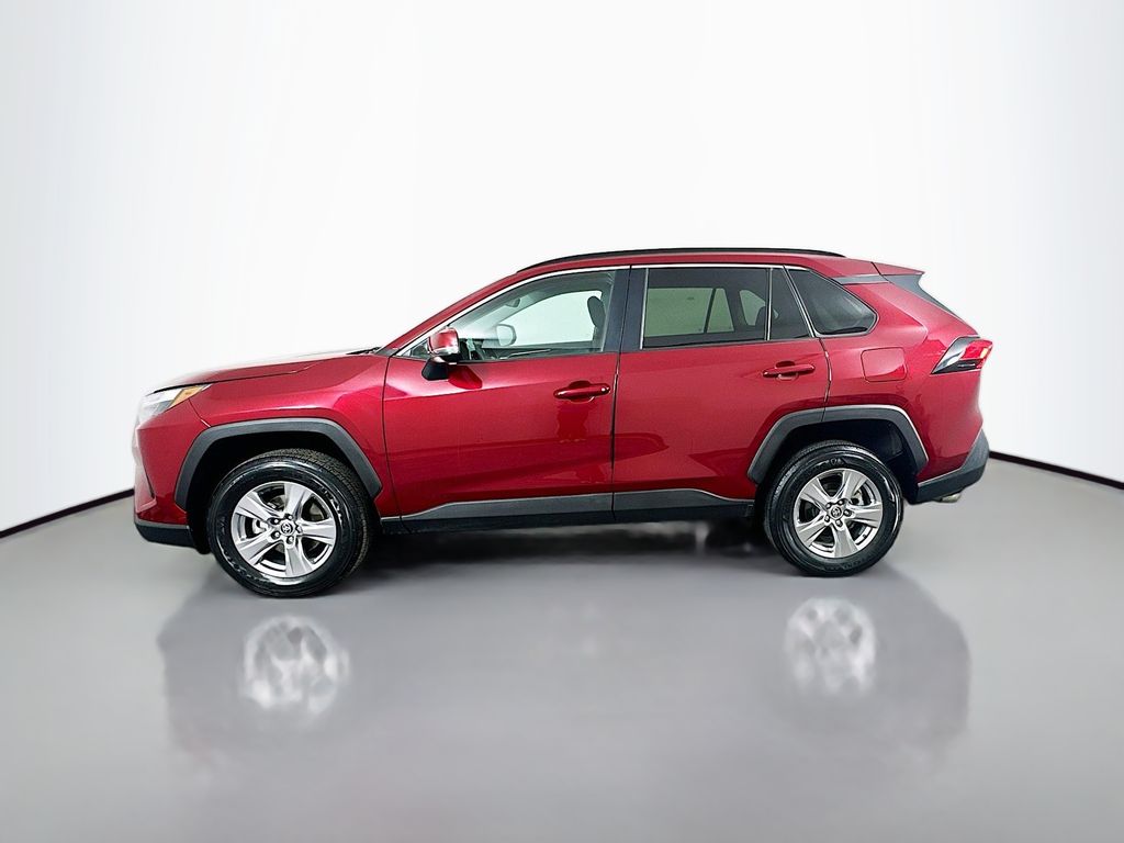 2023 Toyota RAV4 XLE 8