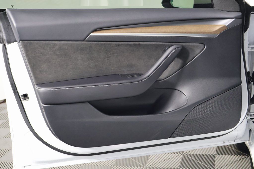 Thumbnail: 2023 Tesla Model 3 - 12