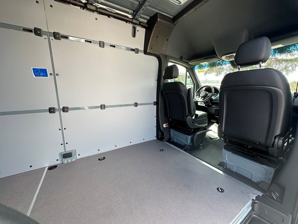 2024 Mercedes-Benz Sprinter 2500 Cargo 170 WB 26