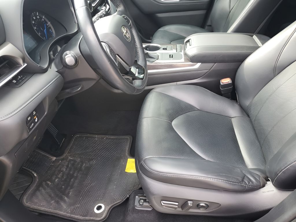 Used Car 2020 Toyota Highlander Hybrid  Limited For Sale Under $25,000 In Austin, Texas