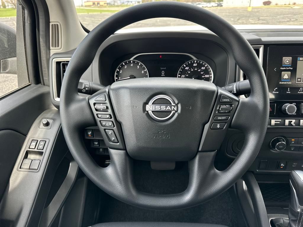 2025 Nissan Frontier SV photo