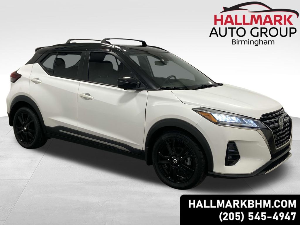2021 Nissan Kicks SR