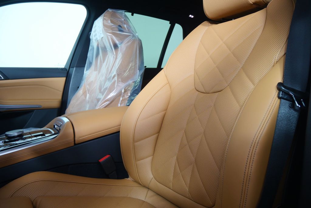 Thumbnail: 2026 BMW X5 - 10