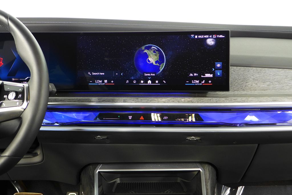 Thumbnail: 2023 BMW i7 - 25