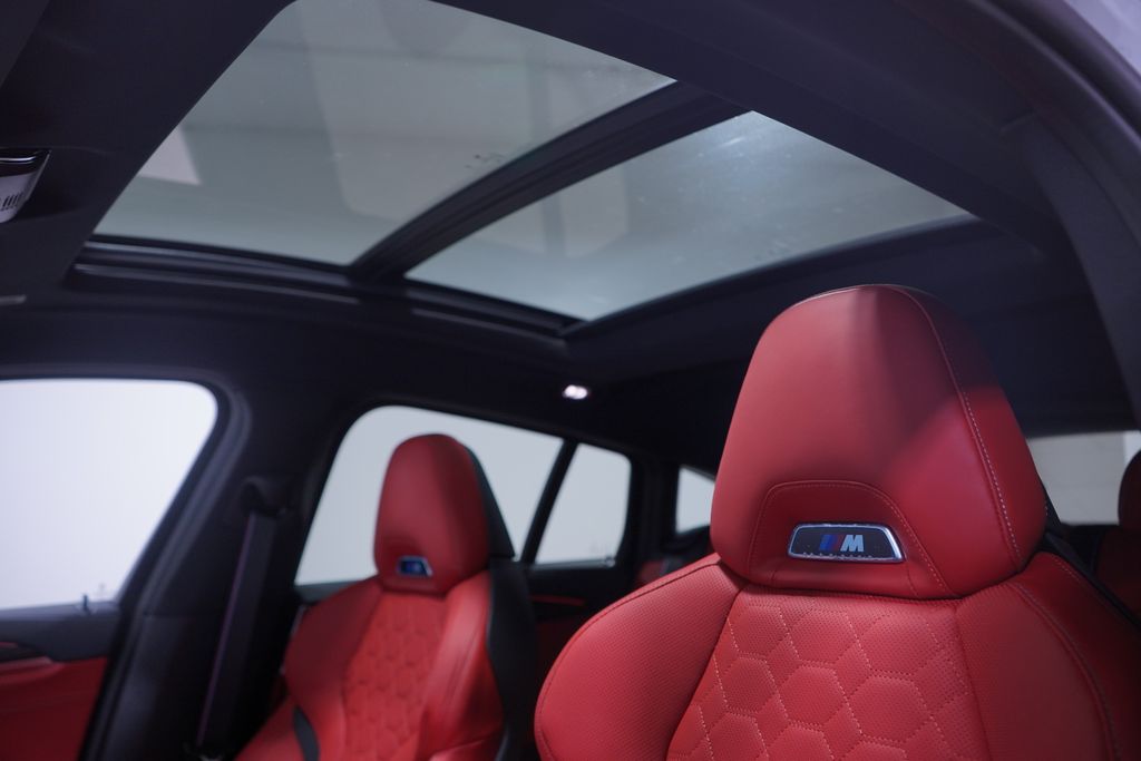 Thumbnail: 2025 BMW X4 - 8