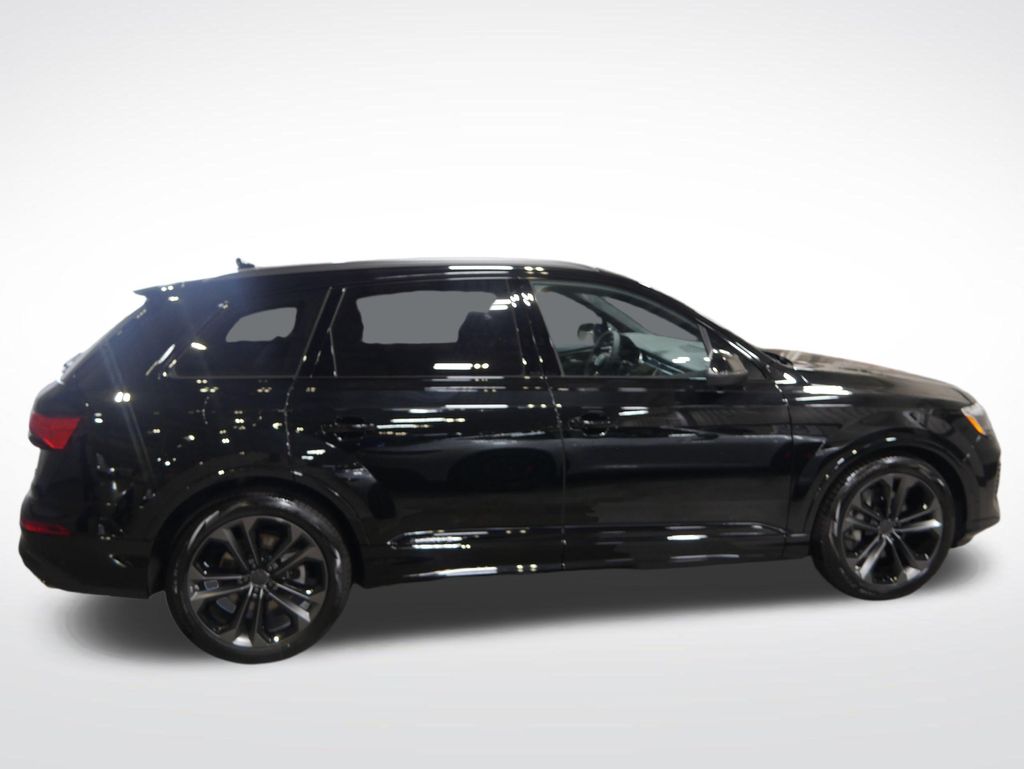 Thumbnail: 2026 Audi Q7 - 6