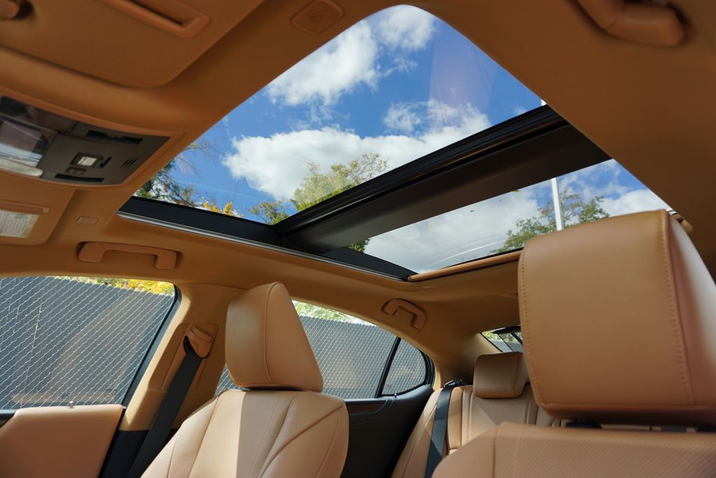 Thumbnail: 2024 Lexus ES - 12