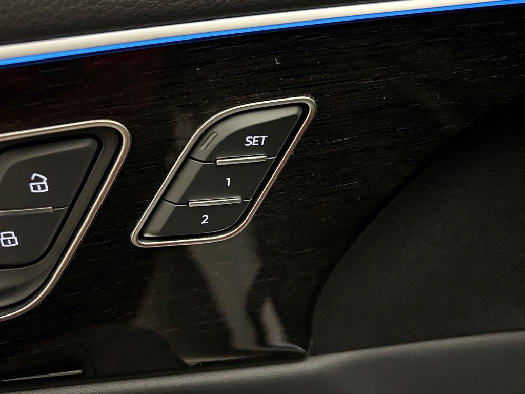 Thumbnail: 2026 Audi Q8 - 30