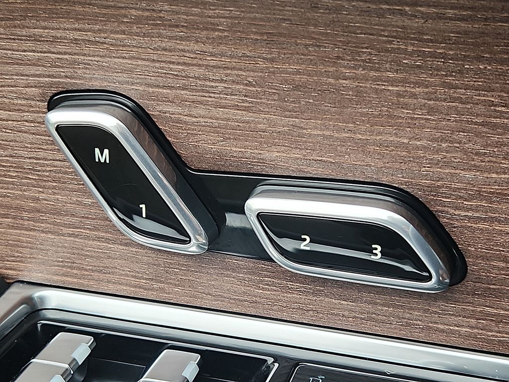 Thumbnail: 2024 Land Rover Range Rover - 26