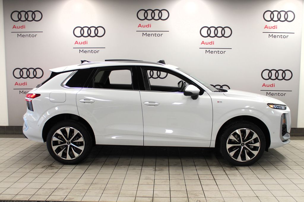 Thumbnail: 2026 Audi Q3 - 7