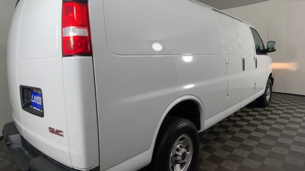 2023 GMC Savana 3500 Work Van 8