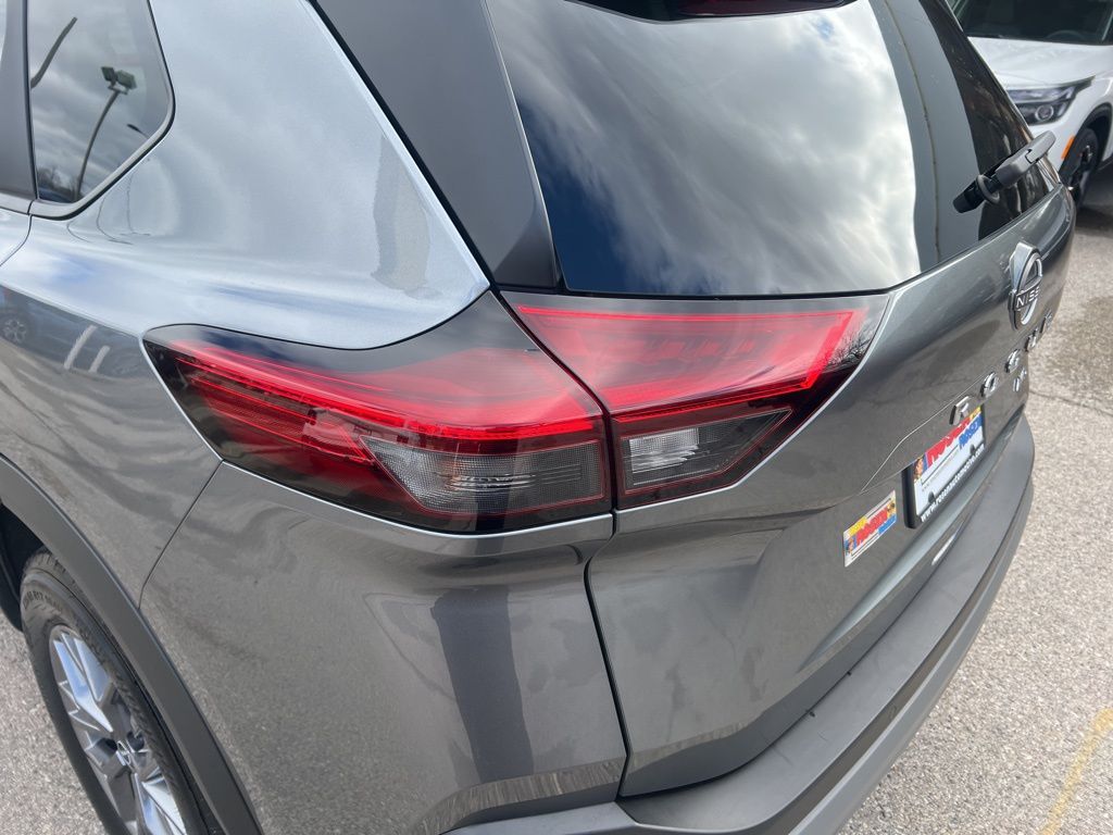 2023 Nissan Rogue S photo