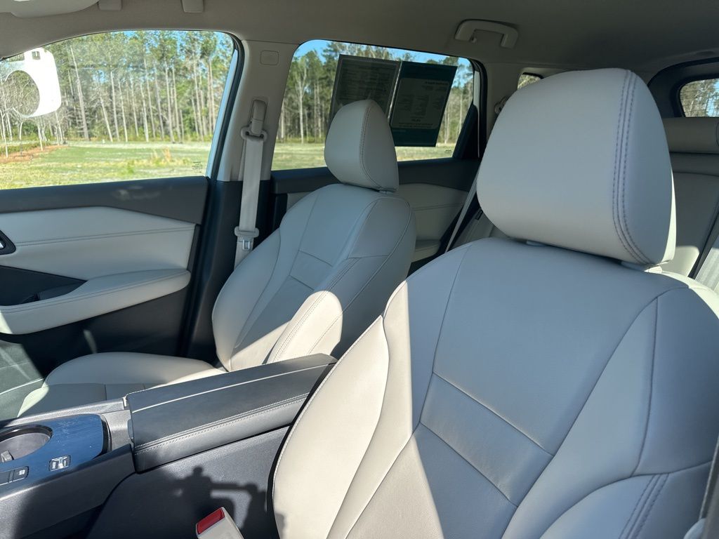 2024 Everest White Pearl Nissan Rogue SL FWD SUV