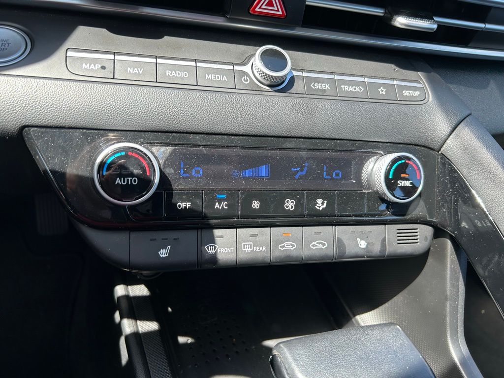 Thumbnail: 2023 Hyundai Elantra - 25