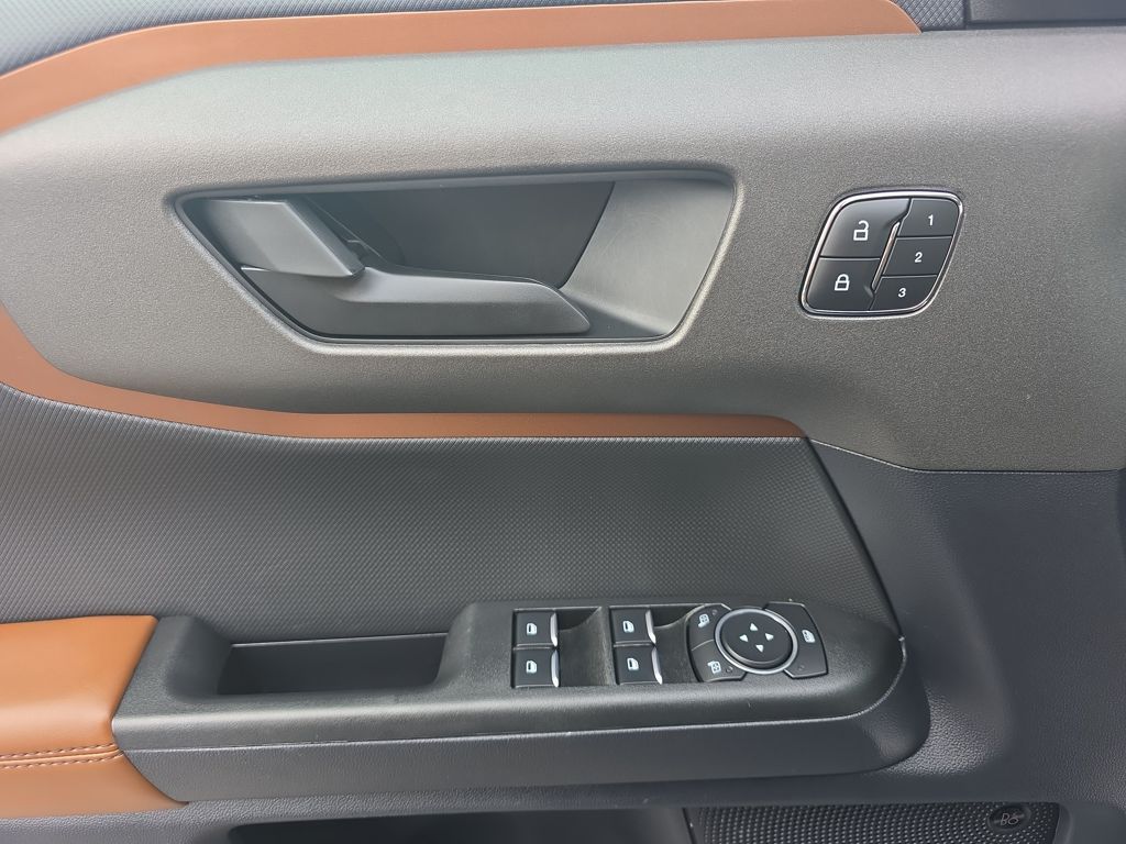 Certified Used 2025 Gray Ford Outer Banks image 17