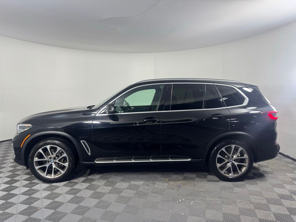 Thumbnail: 2021 BMW X5 - 8