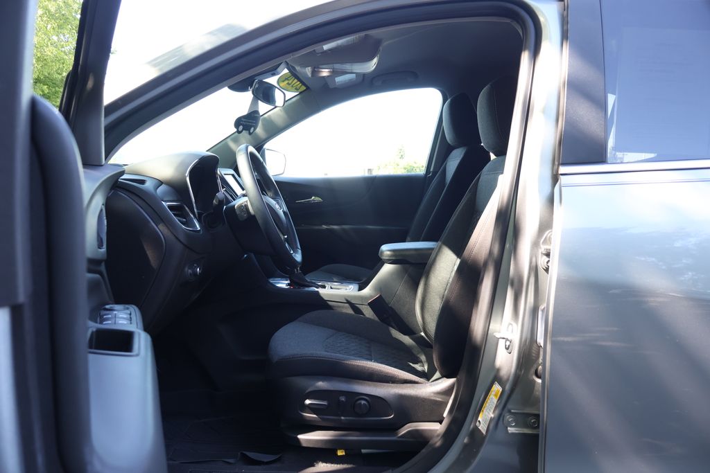 Thumbnail: 2024 Chevrolet Equinox - 32