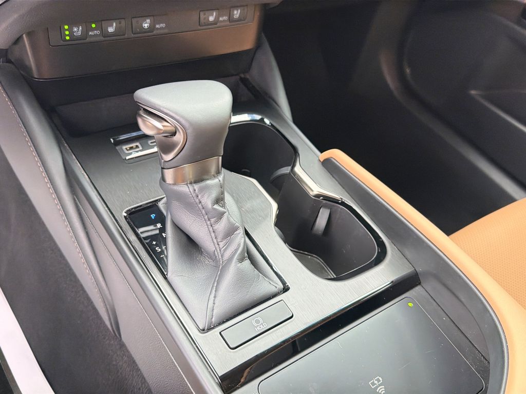 Thumbnail: 2024 Lexus ES - 20