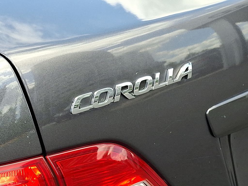 Thumbnail: 2010 Toyota Corolla - 27