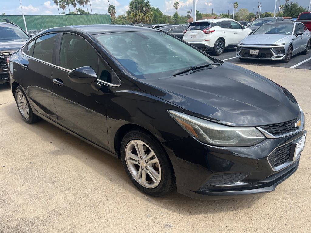 Thumbnail: 2017 Chevrolet Cruze - 4