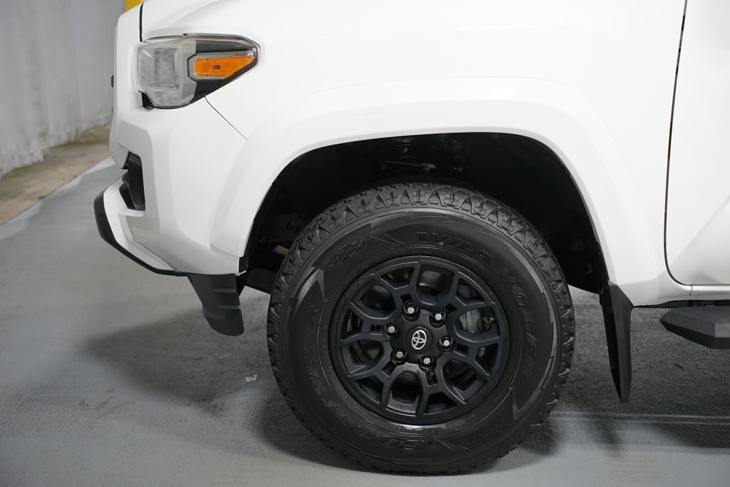 Thumbnail: 2019 Toyota Tacoma - 5