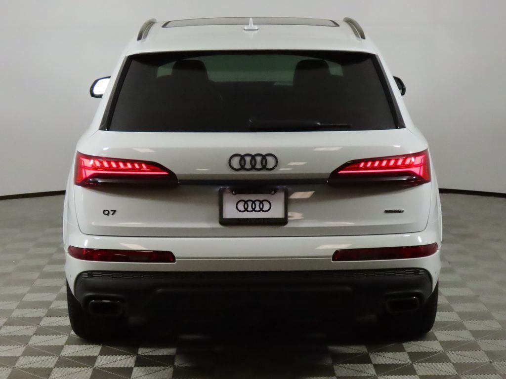 Thumbnail: 2026 Audi Q7 - 4