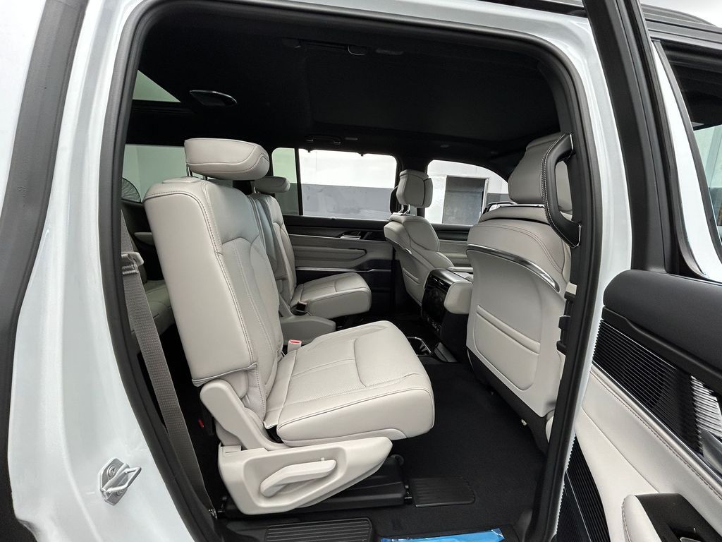 New 2026 Bright White Clearcoat Jeep Summit Obsidian image 35