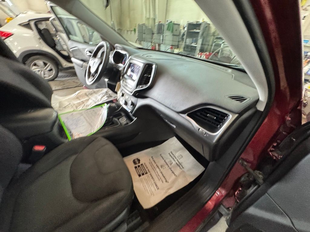 Used 2019 Jeep Cherokee SUV