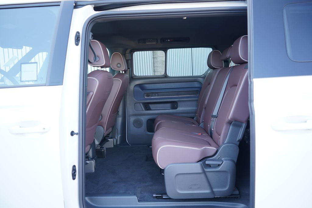 Thumbnail: 2025 Volkswagen ID.Buzz - 11