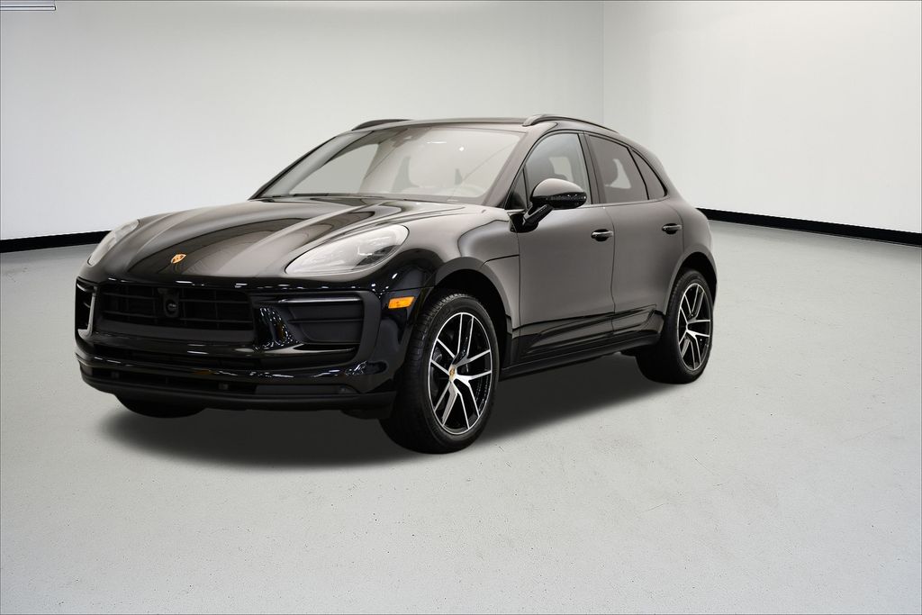 Thumbnail: 2025 Porsche Macan - 1