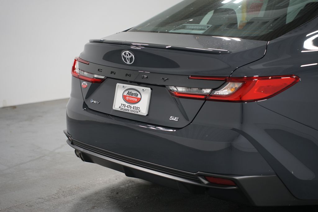2025 Toyota Camry SE 9