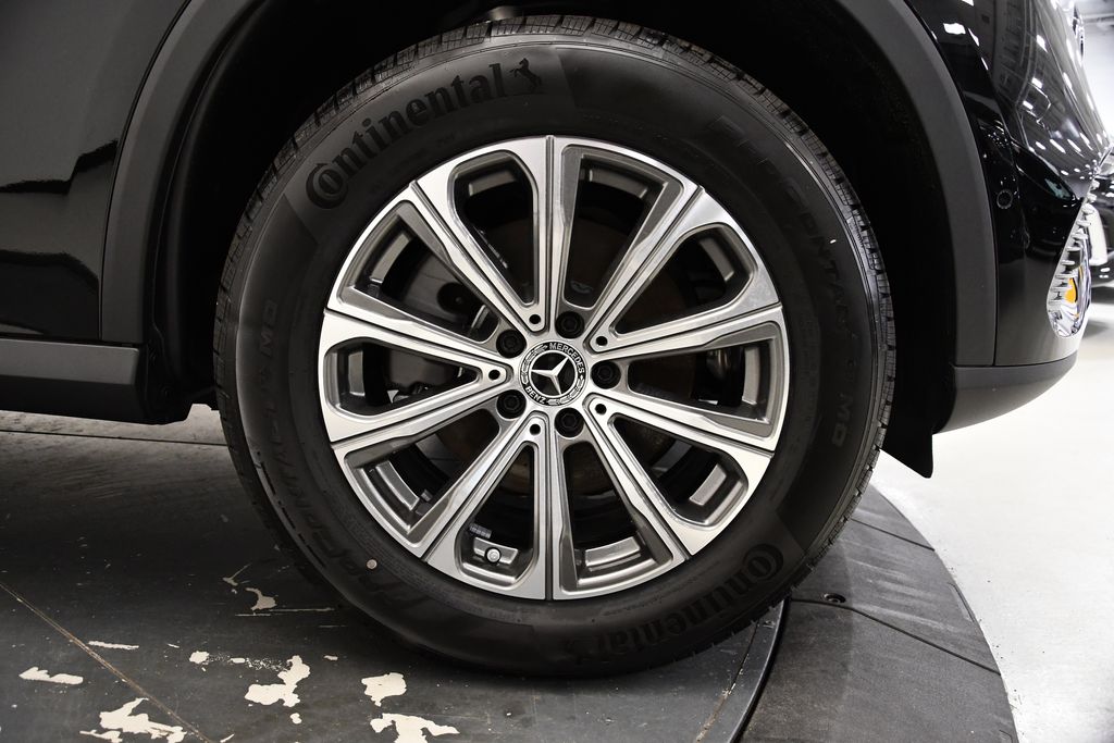 Thumbnail: 2025 Mercedes-Benz GLC - 16