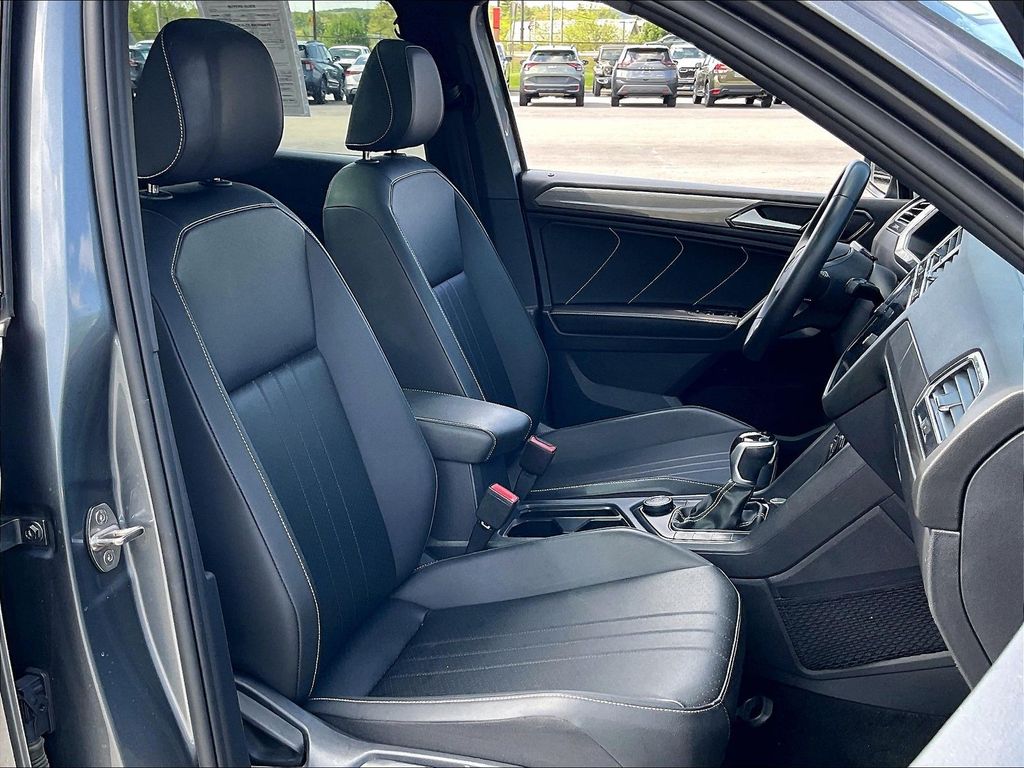 2023 Volkswagen Tiguan — photo 10