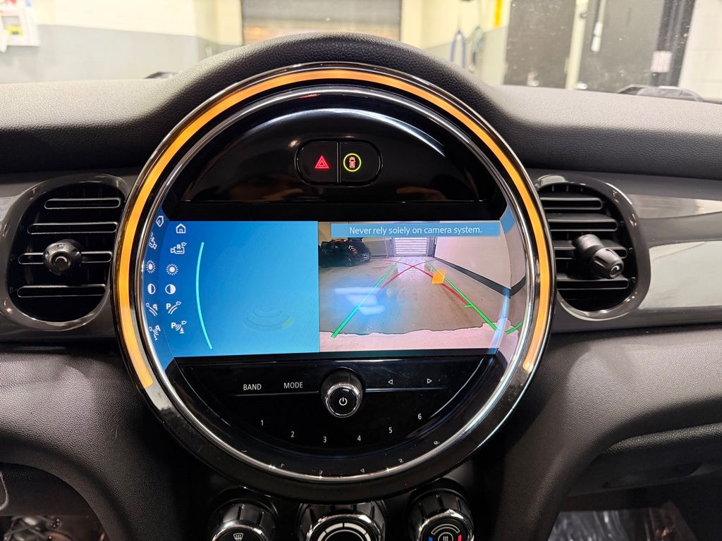 Thumbnail: 2022 MINI Cooper - 17